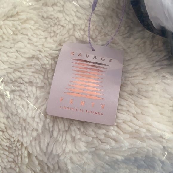 Black Bra - Savage X Fenty - Picture 5 of 8